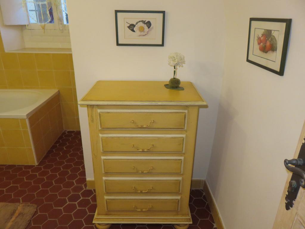 Bed and Breakfast Le Clos Des Canebiers Грасс Номер фото